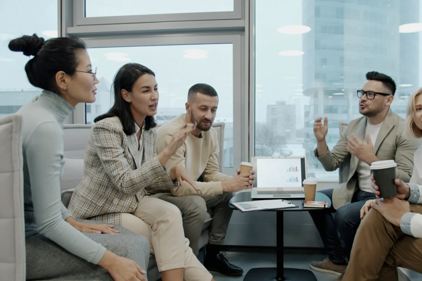 Financial Services team using Sidekick during a real working day